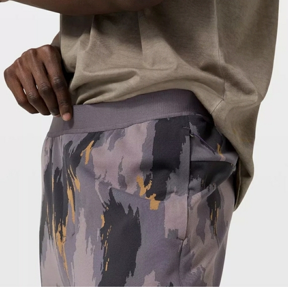 Lululemon x Robert Gellar Take The Moment Jogger - Picture 2 of 8